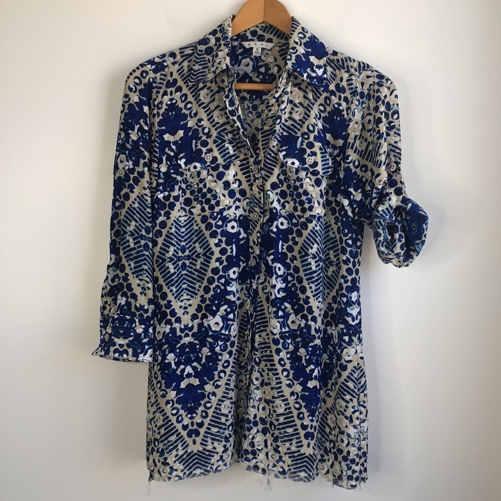 CAbi blue geometric print tab sleeve blouse - Picture 8 of 9